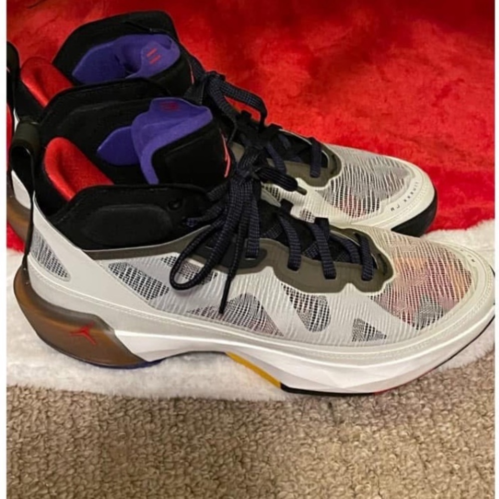 Air Jordan 37 Beyond Borders - size 11